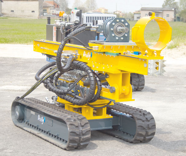 DRILLY – compact self-driving drilling machine